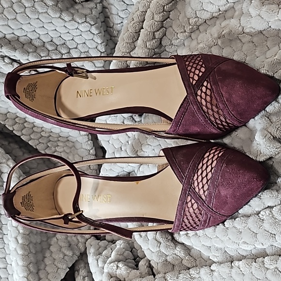 Size 5.5 Nine West Burgundy Stiletto 4 inch Heels - Picture 2 of 5